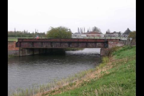 Network Rail is to replace the Vernatts Drain bridge on the Spalding – Sleaford line.